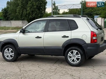 Авто Hyundai Tucson 2007 № 8904752