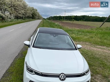 Авто Volkswagen Golf 2024 № 8904873