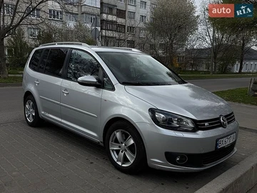 Авто Volkswagen Touran 2010 № 8905058