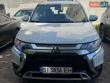 Авто Mitsubishi Outlander 2020 № 8905214