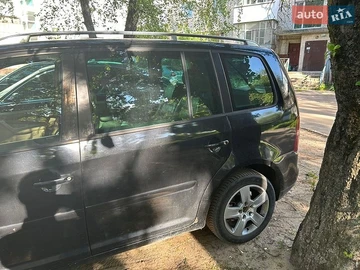Авто Volkswagen Touran 2004 № 8905308