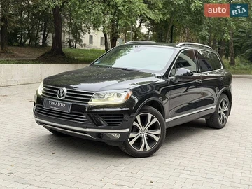 Авто Volkswagen Touareg 2017 № 8906076