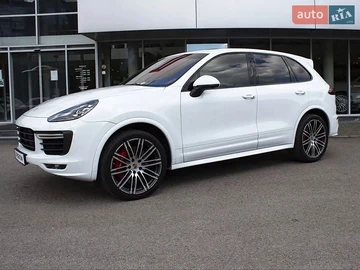 Авто Porsche Cayenne 2015 № 8906111