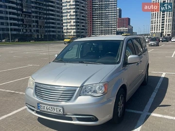 Авто Chrysler Town Country 2012 № 8906421