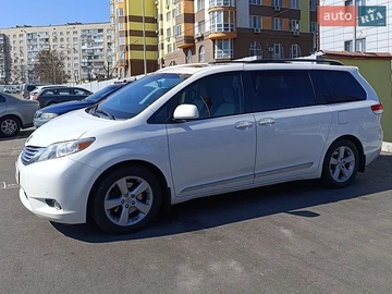 Авто Toyota Sienna 2012 № 8906562