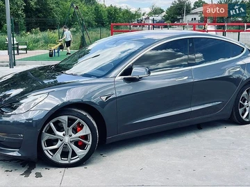 Авто Tesla Model 3 2018 № 8906563