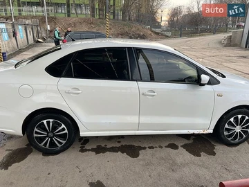 Авто Volkswagen Polo 2013 № 8906767