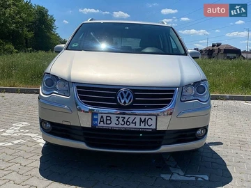 Авто Volkswagen Touran 2009 № 8906974