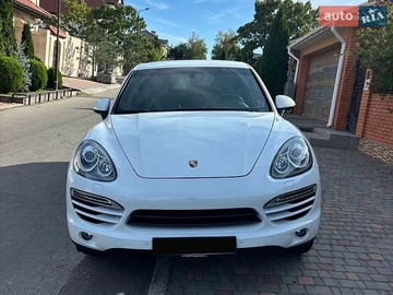 Авто Porsche Cayenne 2012 № 8907183