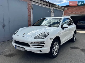 Авто Porsche Cayenne 2012 № 8907261