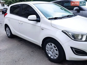Авто Hyundai I20 2012 № 8907642