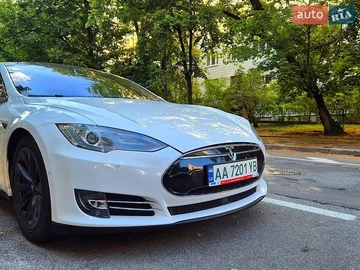 Авто Tesla Model S 2015 № 8908040