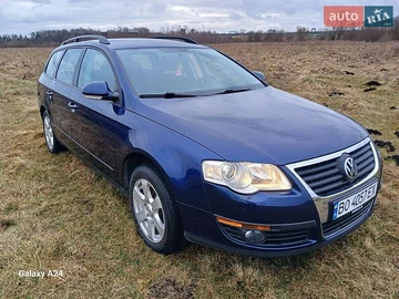 Авто Volkswagen Passat 2009 № 8908112