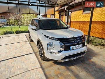 Авто Mitsubishi Outlander 2023 № 8908316