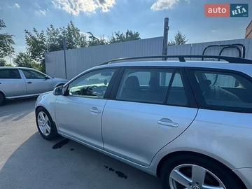 Авто Volkswagen Golf 2011 № 8909024