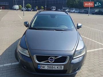 Авто Volvo V50 2010 № 8909042