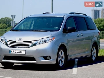 Авто Toyota Sienna 2017 № 8909228