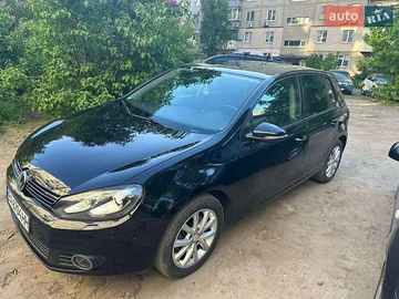 Авто Volkswagen Golf 2010 № 8909304