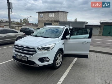 Авто Ford Kuga 2018 № 8909500