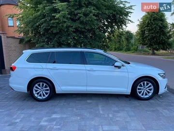 Авто Volkswagen Passat 2019 № 8910141