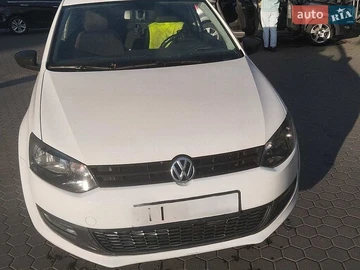 Авто Volkswagen Polo 2014 № 8910364
