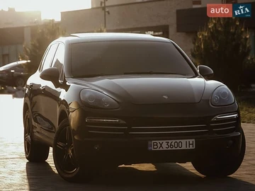 Авто Porsche Cayenne 2014 № 8910831