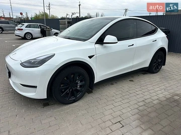 Авто Tesla Model Y 2023 № 8910852