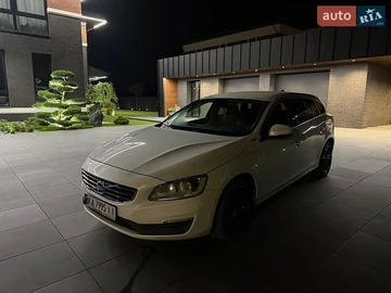 Авто Volvo V60 2016 № 8911477