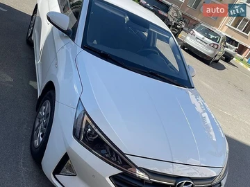 Авто Hyundai Elantra 2019 № 8911493