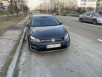 Авто Volkswagen E-Golf 2016 № 8911693