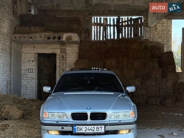 Авто BMW 7 Series 2001 № 8911828