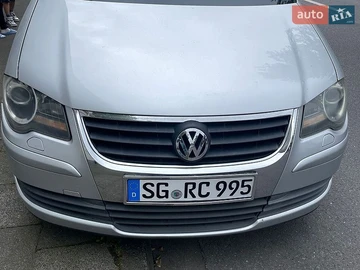 Авто Volkswagen Touran 2010 № 8911838