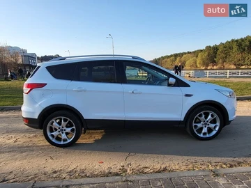 Авто Ford Kuga 2013 № 8911847