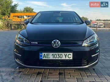 Авто Volkswagen E-Golf 2015 № 8912269