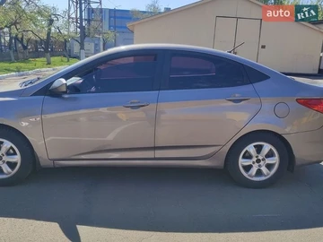 Авто Hyundai Accent 2017 № 8912438