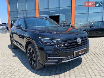 Авто Volkswagen Touareg 2018 № 8912700