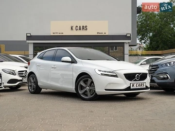 Авто Volvo V40 2018 № 8912971