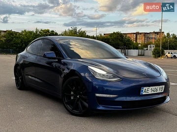 Авто Tesla Model 3 2019 № 8913501