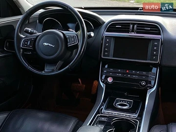 Авто Jaguar Xe 2015 № 8914113