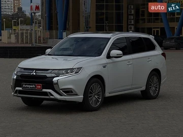 Авто Mitsubishi Outlander 2020 № 8914215