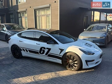 Авто Tesla Model 3 2023 № 8914989