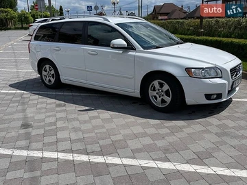 Авто Volvo V50 2011 № 8915177