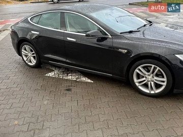 Авто Tesla Model S 2013 № 8915613