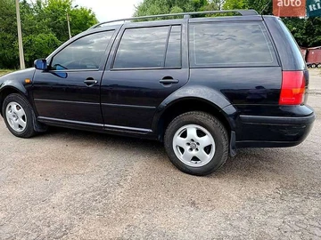 Авто Volkswagen Golf 2000 № 8915740