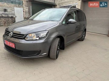 Авто Volkswagen Touran 2013 № 8916243
