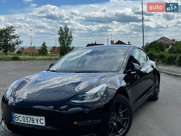 Авто Tesla Model 3 2021 № 8916360