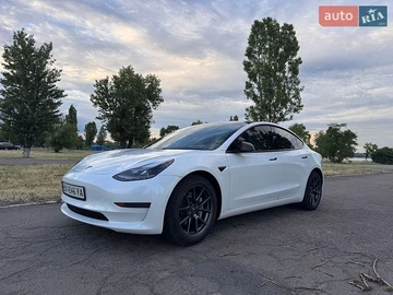 Авто Tesla Model 3 2021 № 8918174