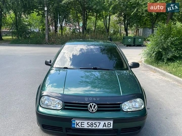 Авто Volkswagen Golf 2000 № 8918479