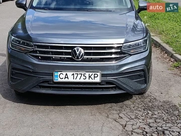 Авто Volkswagen Tiguan 2023 № 8918987