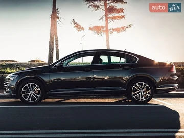 Авто Volkswagen Passat 2018 № 8919211